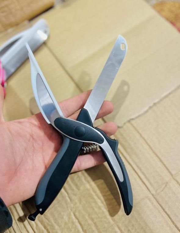 HYDRA's™ Slice 2-in-1 Smart Cutter with Built-in Small Chopping Support.